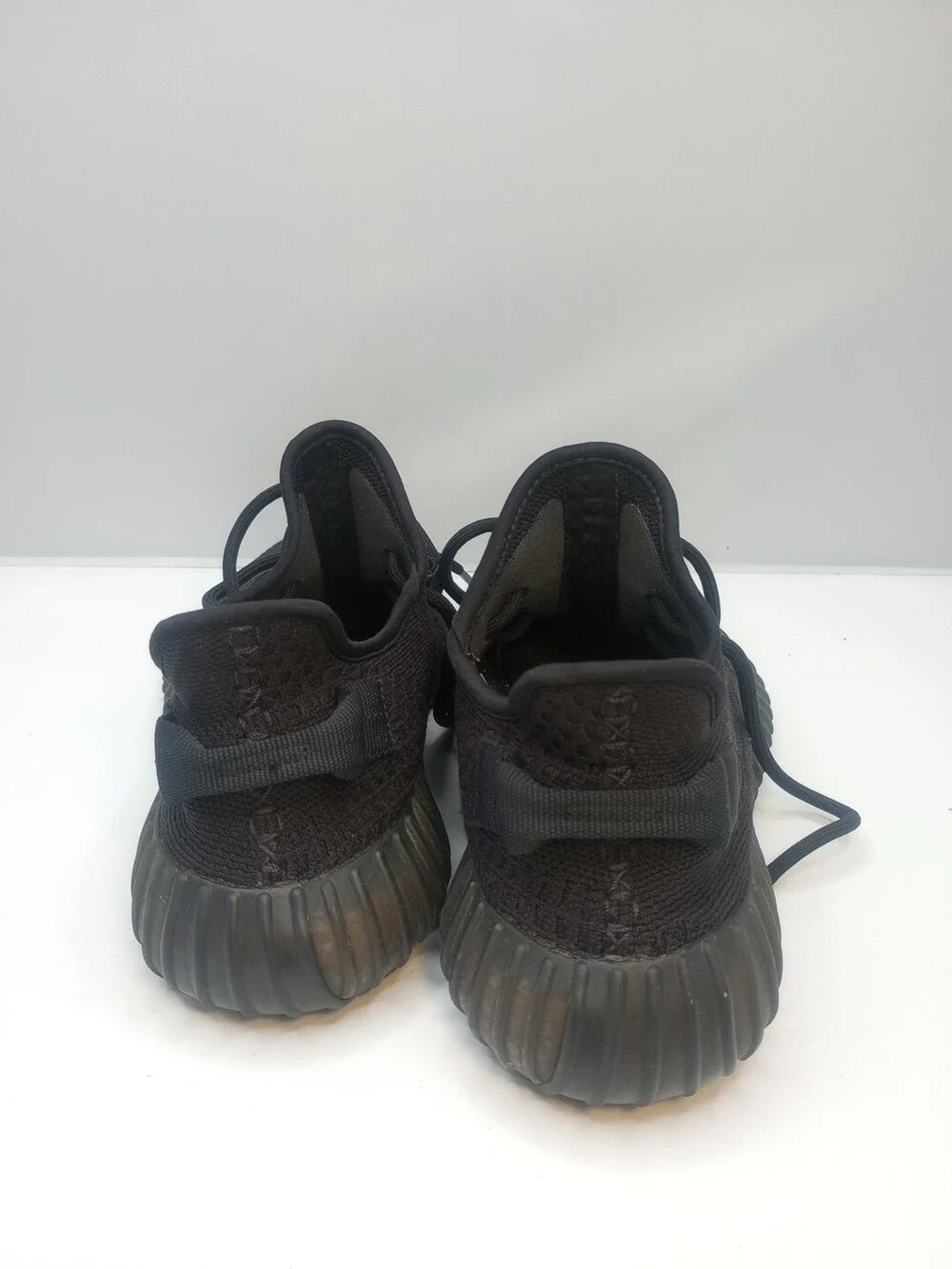 Adidas Men's 7.5M Black Ape 779001 02/22 Yeezy Boost 350 V2 Low Onyx Sneakers